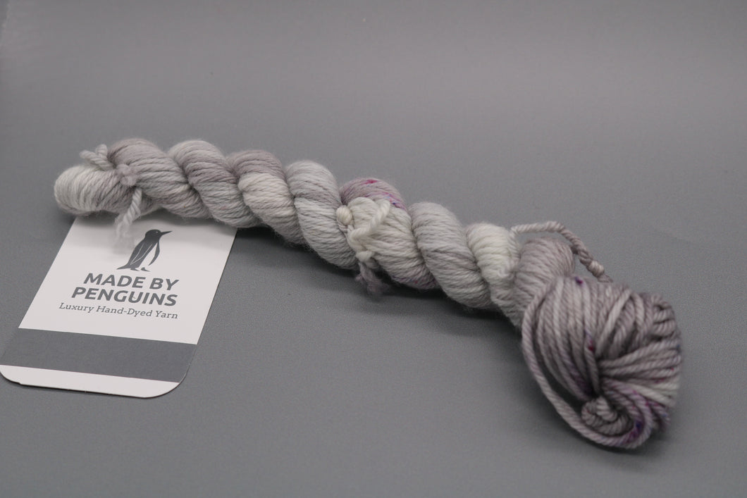 Pebbles 20g Mini DK 45m/20g 85% Extra-Fine Merino & 15% Nylon